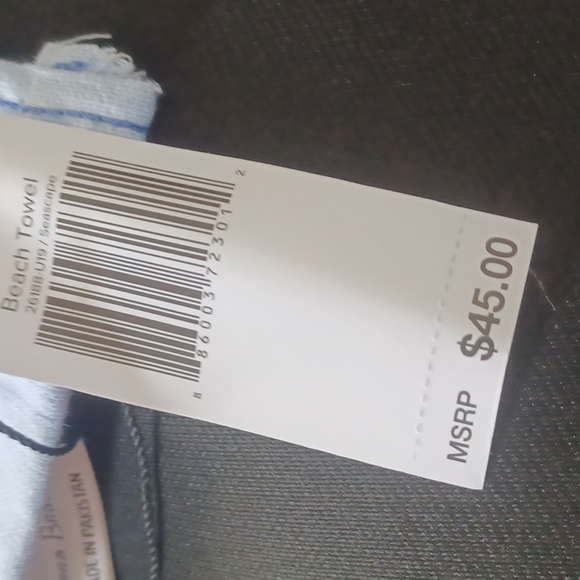 VERA BRADLEY BEACH TOWEL😍 - Picture 6 of 6